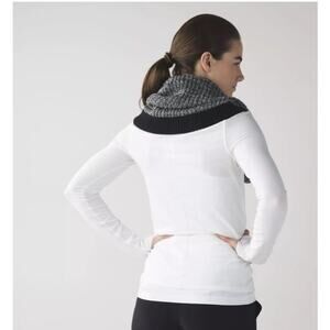 Lululemon Falling Freely Black Gray Merino Wool Neck Warmer‎ Scarf Zip Up